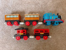 Vintage TOMY TRAINS Thomas The Tank Engine Set + Carriages Bundle