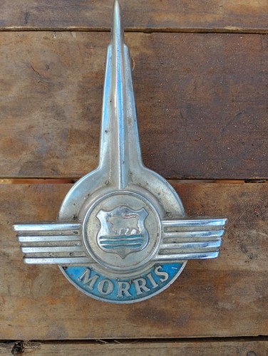 Morris minor bonnet emblem - morris,