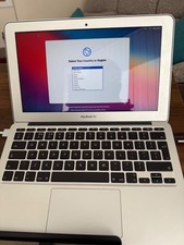 Apple MacBook Air 11-Inch (Mid