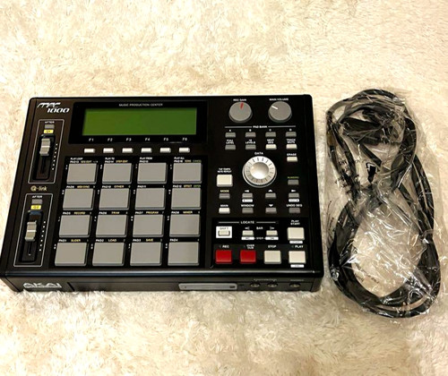 Akai mpc1000 sampling machine - akai,