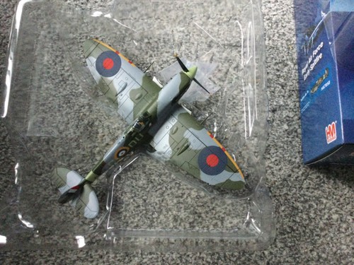 Hobbymaster spitfire - 1:48,