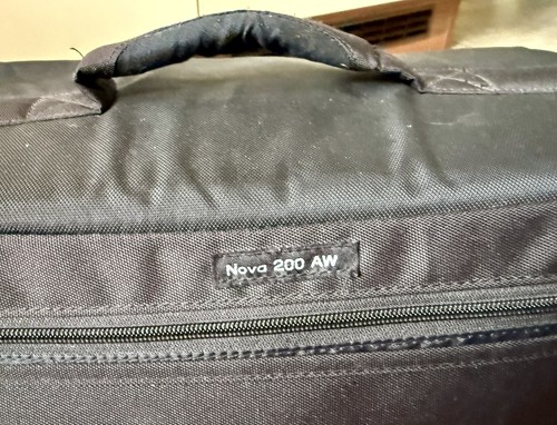 Lowepro nova 200 - lowepro, aw