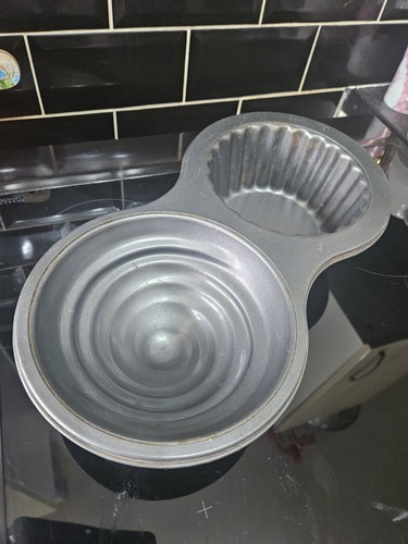 Wilton giant cupcake pan two - wilton,