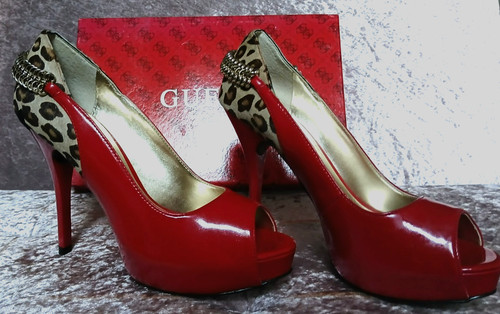 Bnwot guess killer heels - killer,