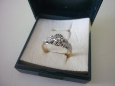 18ct LADIES GOLD & PLATINUM RING - SCRAP - WEAR - RESELL -  2.9gms