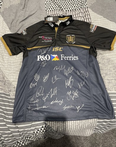 Hull signed away shirt - fc,