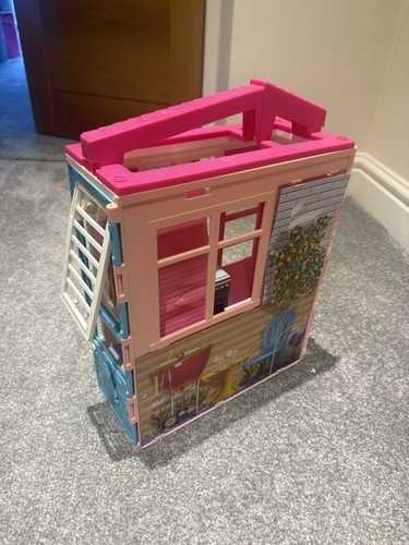 Portable barbie house - barbie,
