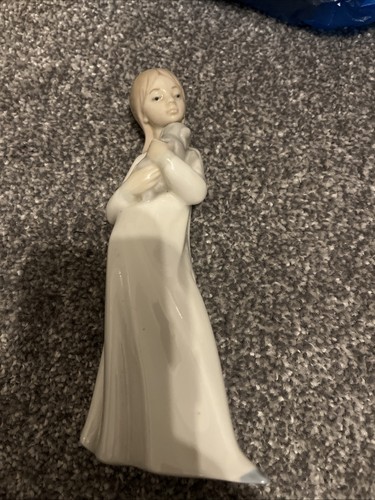 Nao lladro daisa - by,