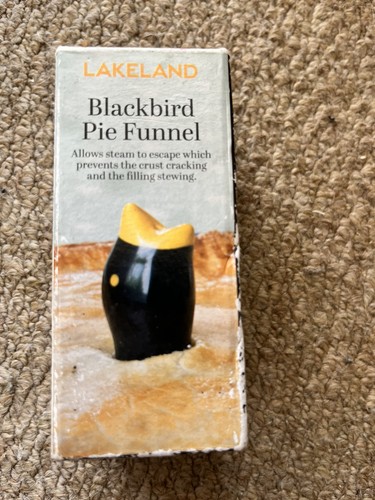 Blackbird pie funnel - pie,
