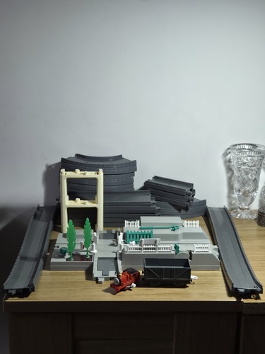 Vintage 1996 tomy - vintage,