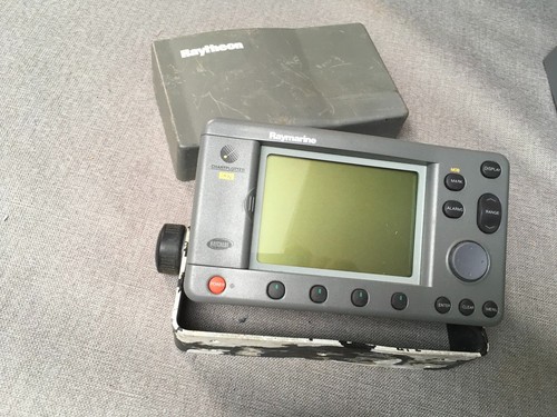 Raymarine rc320 chart plotter - raymarine,