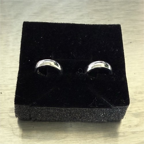Solid white gold - solid, huggie