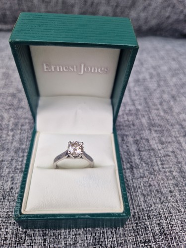 Platinum diamond solitaire - diamond,
