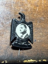 Rare Pin Badge Anwar Sadat
