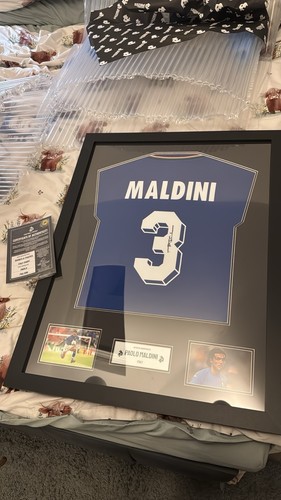 Paolo maldini signed - maldini,