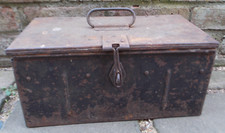 VINTAGE LOCKABLE TIN TOOL BOX /STRONG BOX 14+X 7+X 7+inch