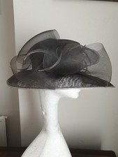 Wow  SINAMAY FORMAL WEDDING HAT TAUPE BROWN CHURCH RACES  WOW 