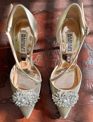 Badgley mischka gold closed - badgley,