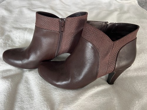 Pair ladies clarks leather - of,