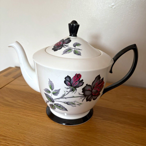 Royal albert masquerade bone - albert,