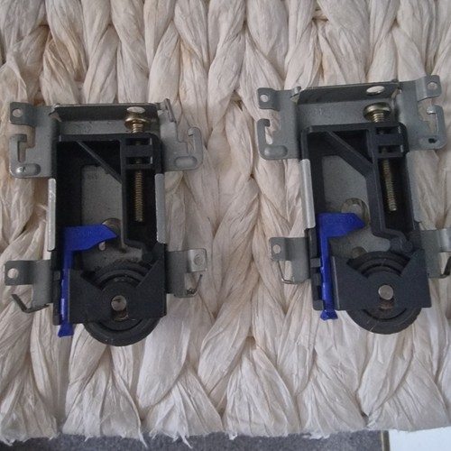 Sliding wardrobe door runner - ,
