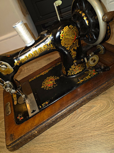 Jones hand crank mechanical - hand,