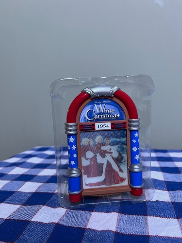 White christmas ornament - white,