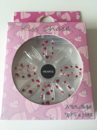 Hearts kiss chase false nails - chase,