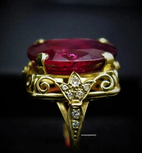 Oval cut 28ct - genuine, garnet