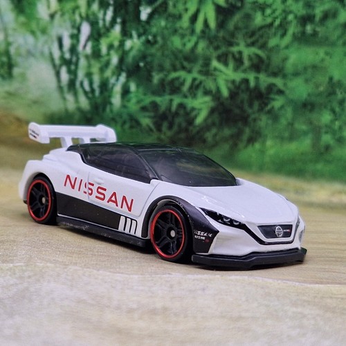 Hot wheels nissan leaf nismo - nissan,