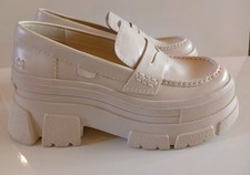 Stradivarius White Chunky