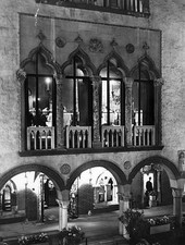 The windows are lit reception