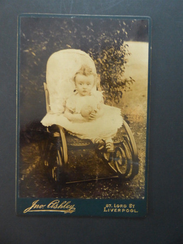 Victorian photo cabinet - , card