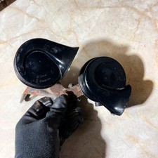 VW BEETLE 2006 PAIR OF HORNS WITH BRACKET 000209