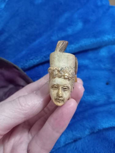 Antique meerschaum pipe - pipe, carved