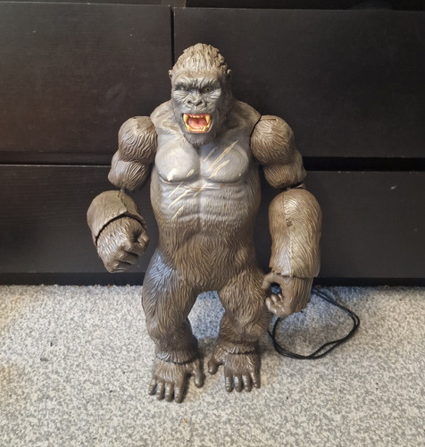 Large king action - large,