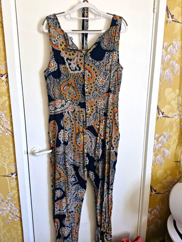 Dorothy perkins paisley neck - paisley, v-neck