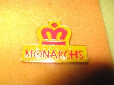 RARE OLD LONDON MONARCHS NFL AMERICAN FOOTBALL METAL PRESS PIN BADGE