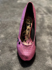 Iron Fist ladies shoe size 4