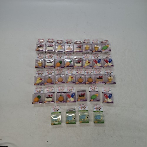 Beanie puzzle eraser group - beanie,