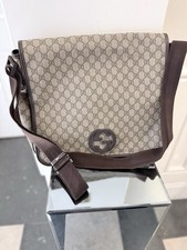Gucci GG Interlocking