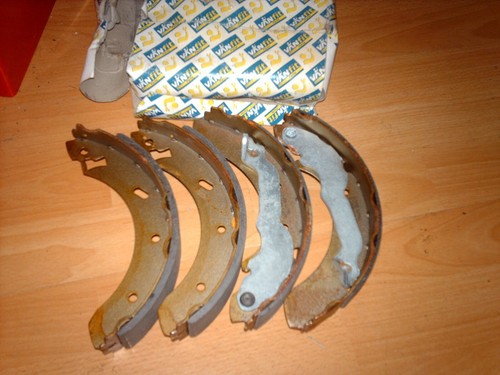 Rear brake shoe set - brake,