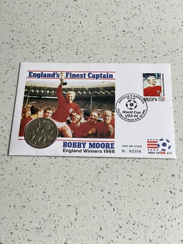 Bobby moore englands finest - bobby,