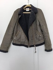 Black And Green object Aviator