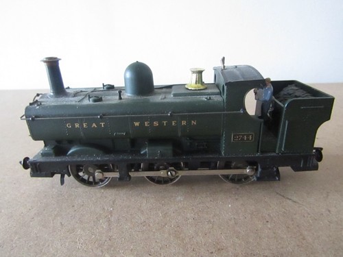 Hornby pannier tank locomotive - pannier,