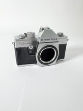 PRAKTICA SUPER TL1000 SLR