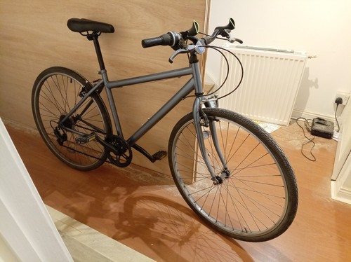 Grey hybrid bike good - hybrid,