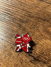 London 2012 Olympics Pin Badge Logo - In Union Jack colour