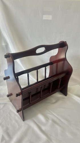 Vintage dark academia wooden - dark,