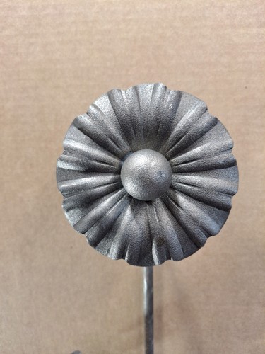 Daisy style metal flower - style,